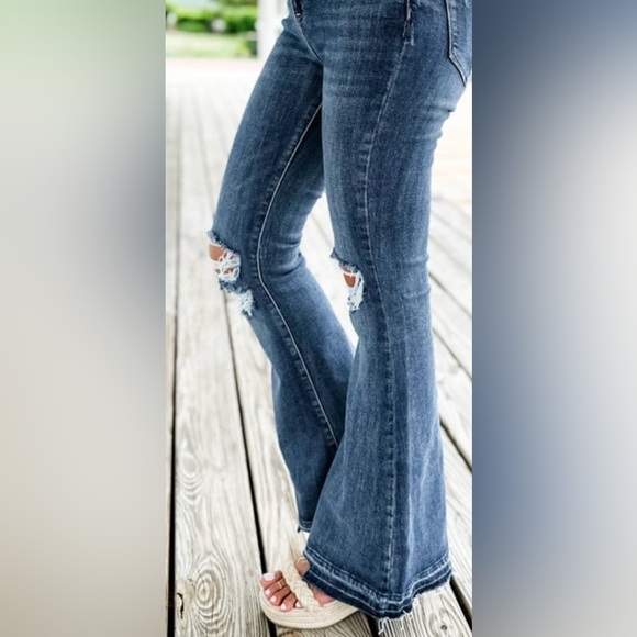 EUC Risen Size 13/31 High Rise Flare Jeans - Picture 5 of 8